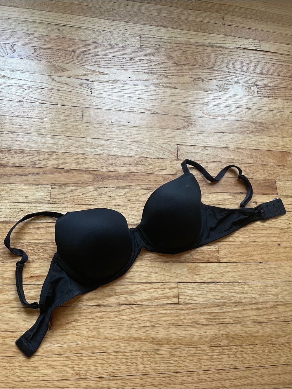 PINK Victoria's Secret Black Molded T-Shirt Bra